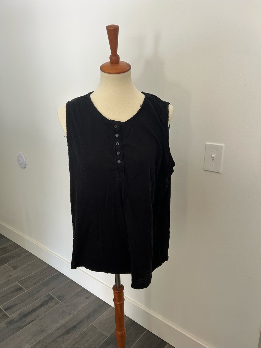 Black Sleeveless Henley Tank Top - Unbranded